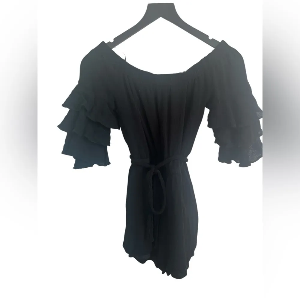 Lulus Flounce Sleeve Off the Shoulder Black Romper Size Small - Image 4