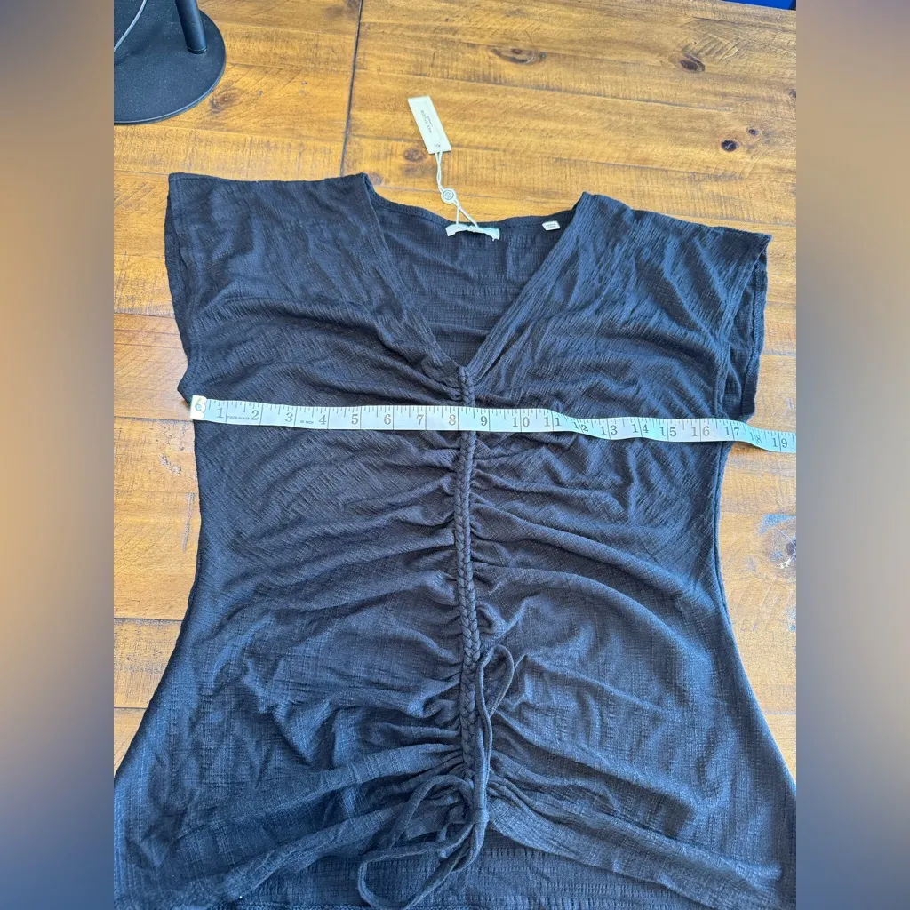 Max Studio Ruched Blouse Black Center Cinched V-Neck NWT size large - Image 5