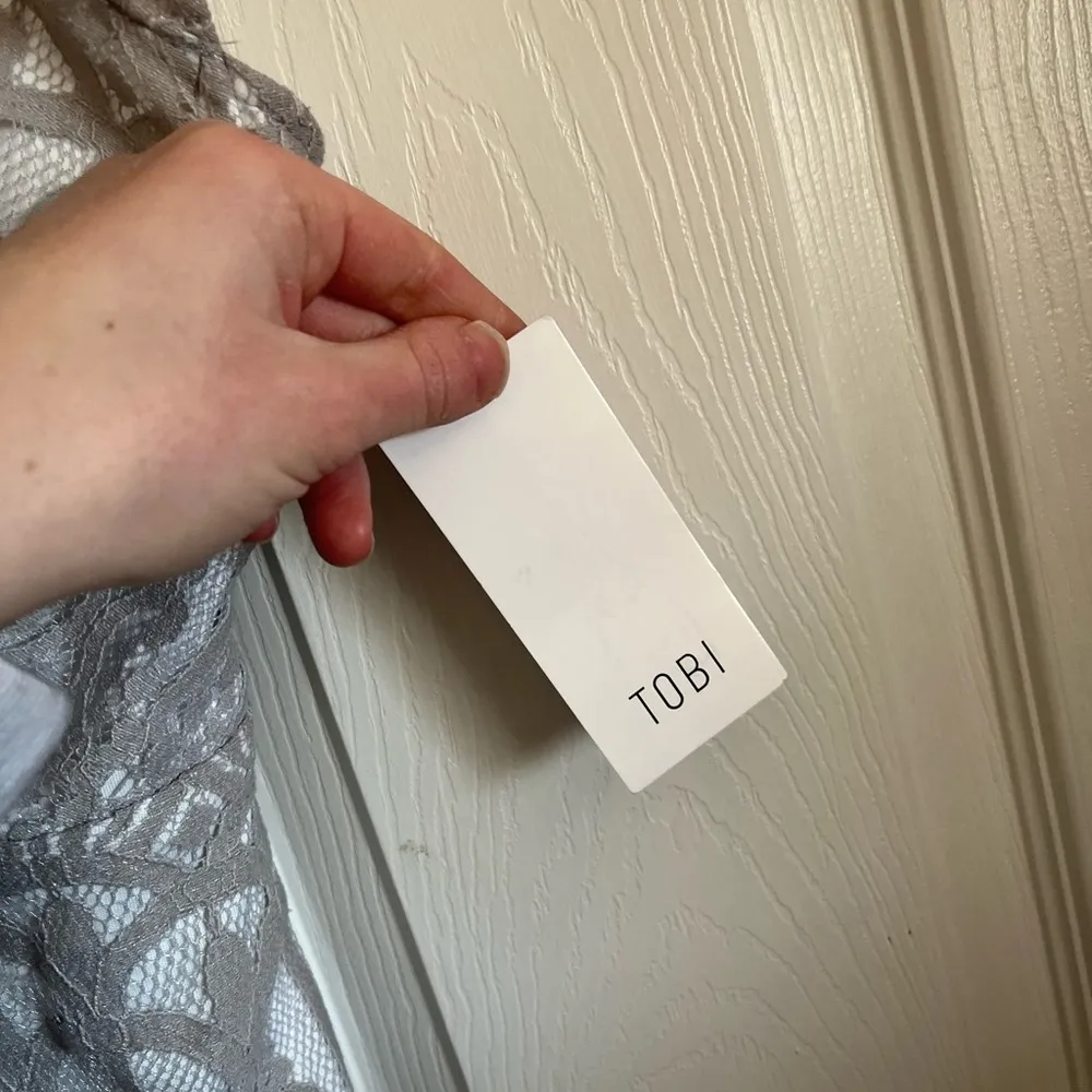 NWT TOBI Gray and white lace open back dress - Image 4