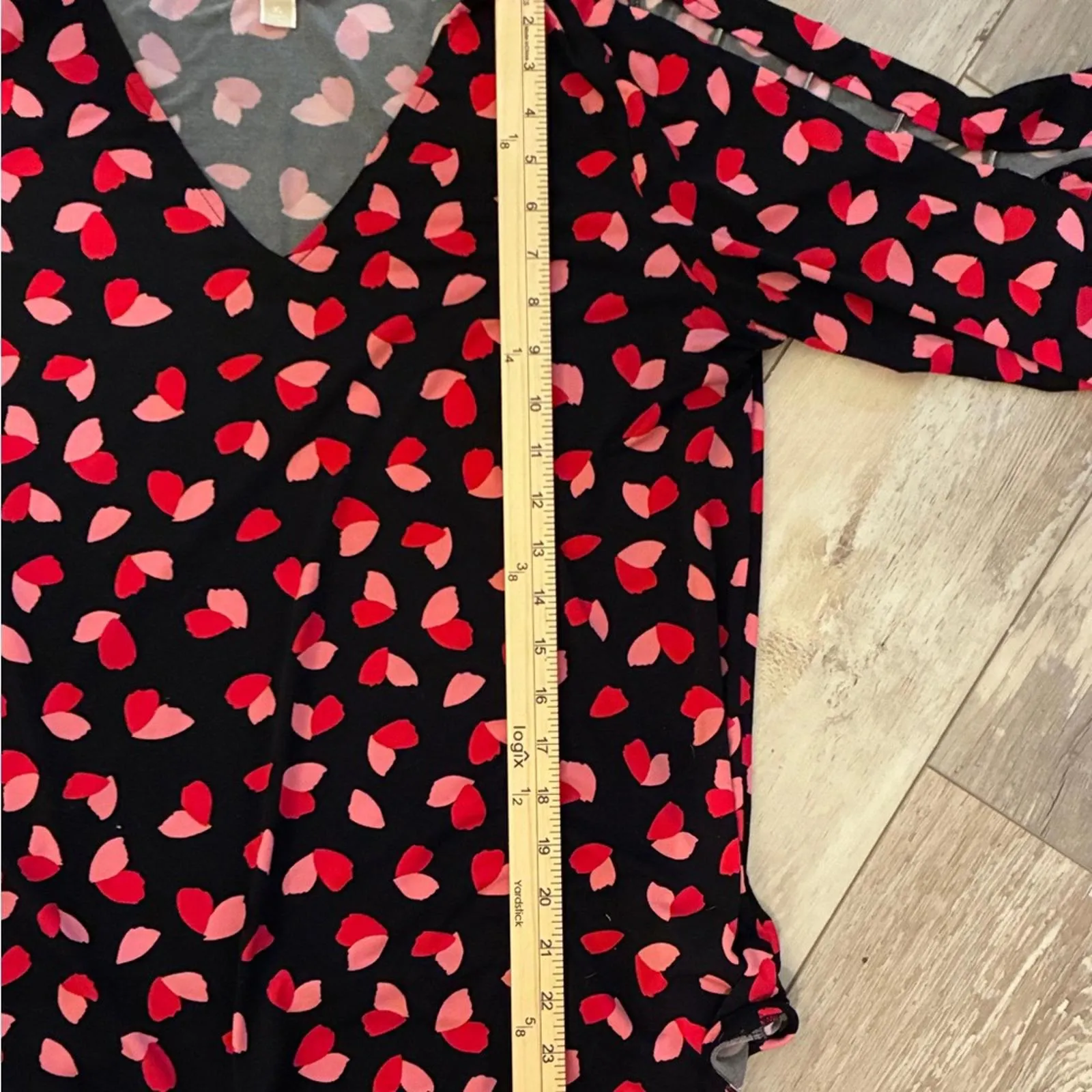 Michael Kors Women's Black and Red Heart Print Blouse XL - Image 5