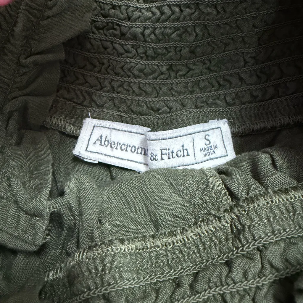 Abercrombie & Fitch High Waist Green Shorts - Image 3