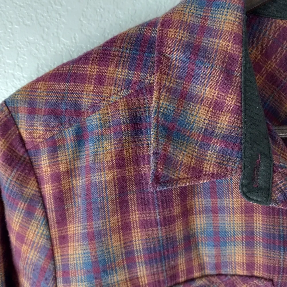 REI XL Womans Plaid Flannel Pocketed Button Down Shirt Top in Maroon Gray Red - Image 7