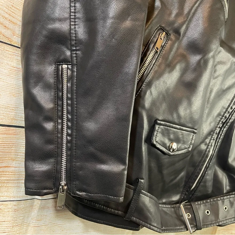 Faux leather moto biker black jacket womens Size Medium - Image 7