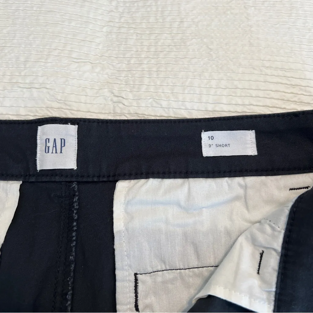GAP Bermuda Short 9" inseam high rise size 10 navy - Image 3