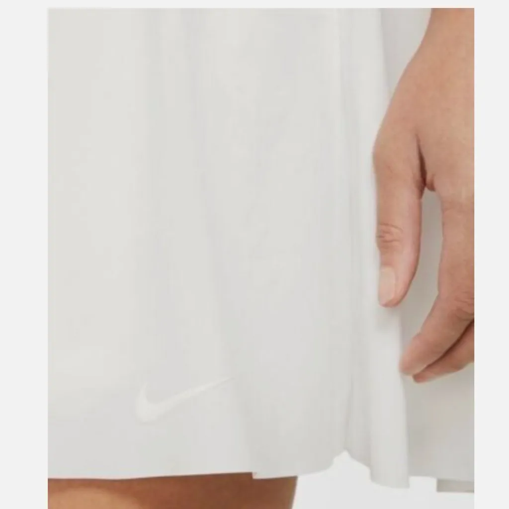 NWT Nike Women's Core Plus 17" Tennis Club Skirt Short White 1X - Image 4