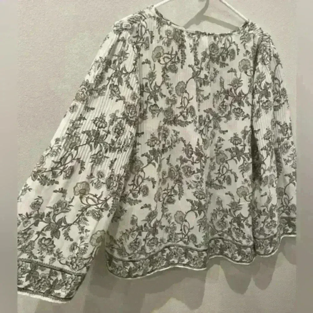 Max Studio Women's‎ Crepe Pleated Blouse - Image 3