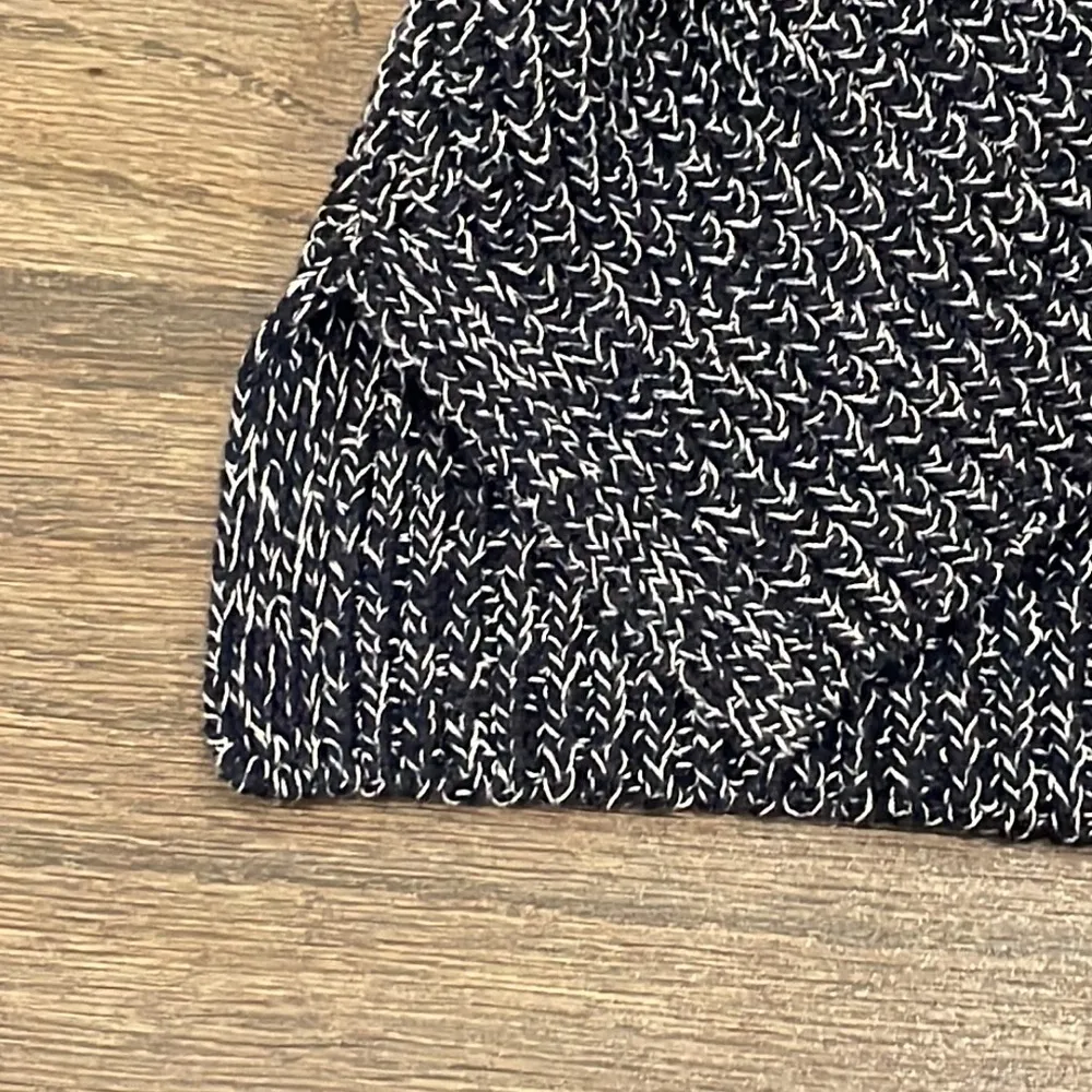 NWT LOFT V-neck Sweater Tank - Size XS - Image 4