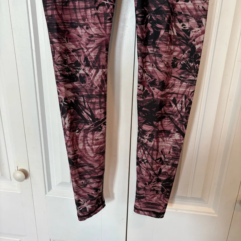Manduka Burgundy‎ Leggings Size Small - Image 4