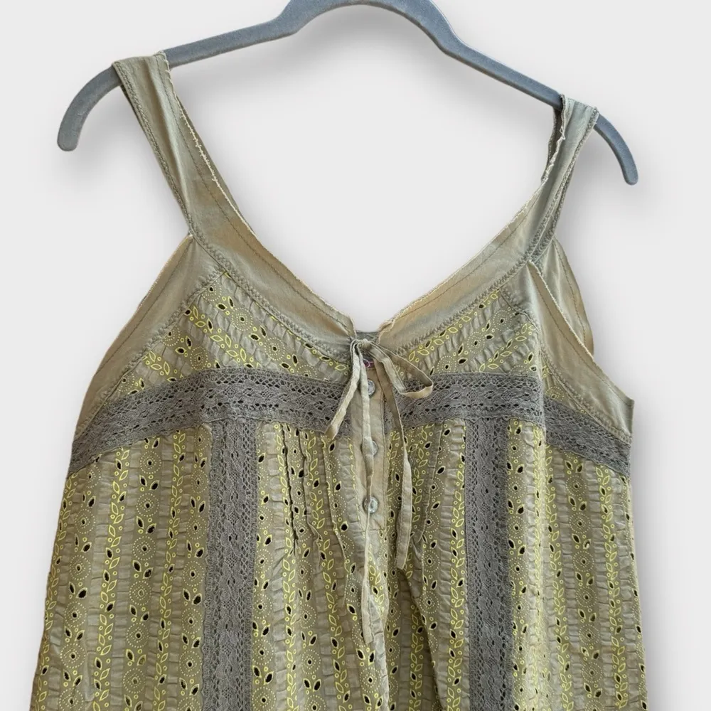 UO Lux Vintage Scandinavian Scalopped Eyelet Sleeveless Too - Image 2