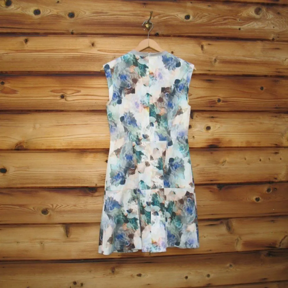 White Pastel Floral Pleated Dress Size 2 - Image 7