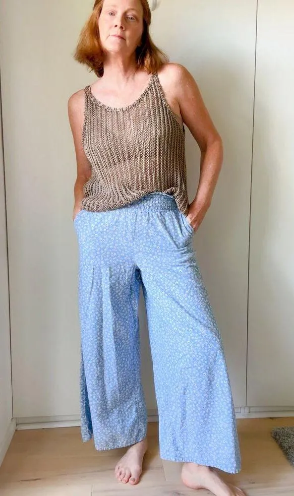 American Eagle Outfitters Wide Leg Cropped Pants Blue Floral Print Size XS - Image 9