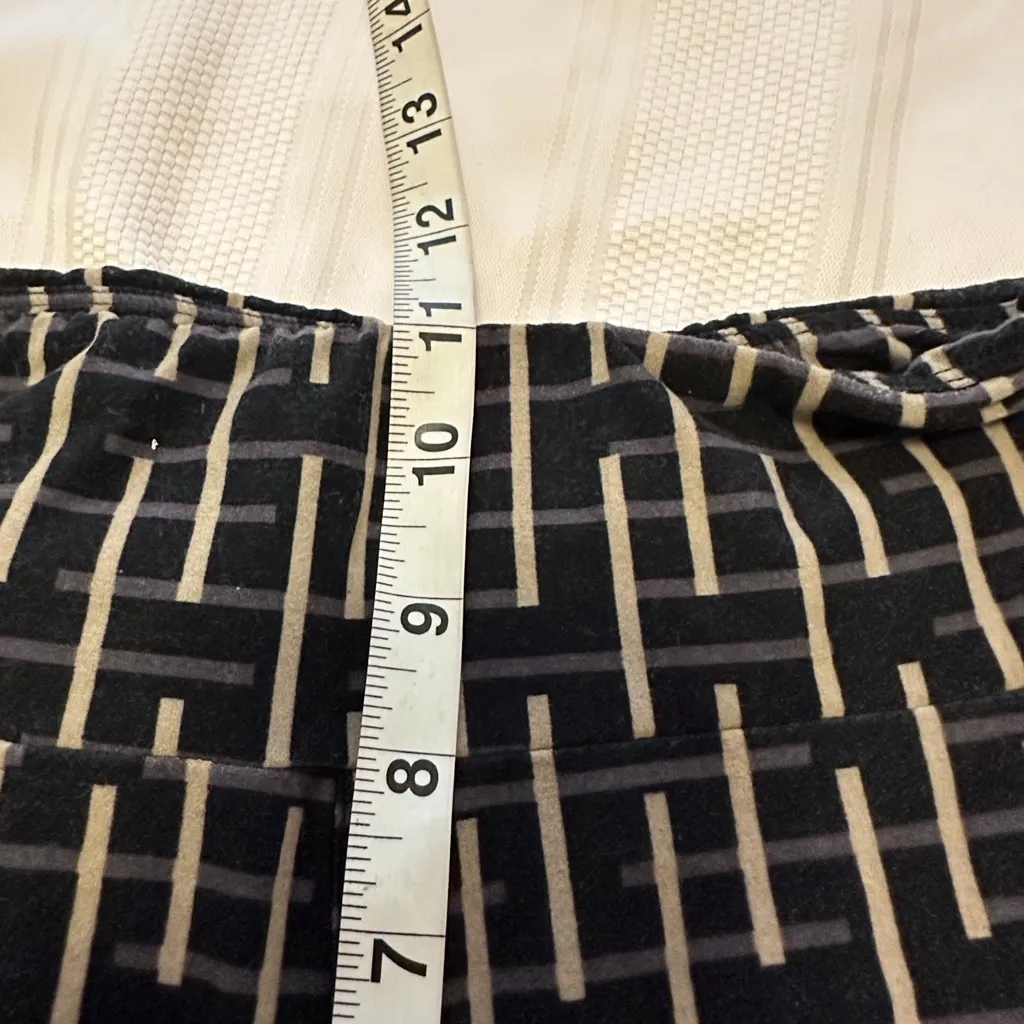 LuLaRoe Black and Gray Geometric Leggings - Image 6