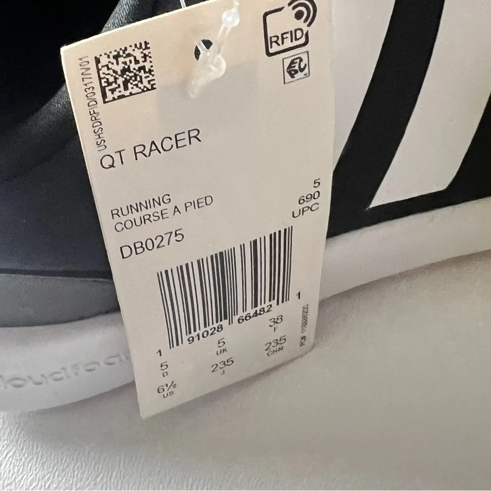 Adidas Women’s QT Racer Cloud Foam Logo Black and White Sneakers Sz 6.5 - Image 6