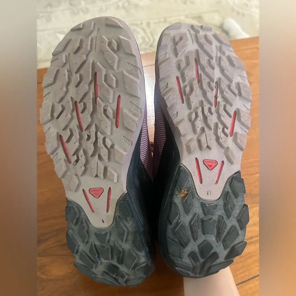 Salomon OUTpulse Women’s 8 Trail Running Hiking Shoes Plum Black Red - Image 6