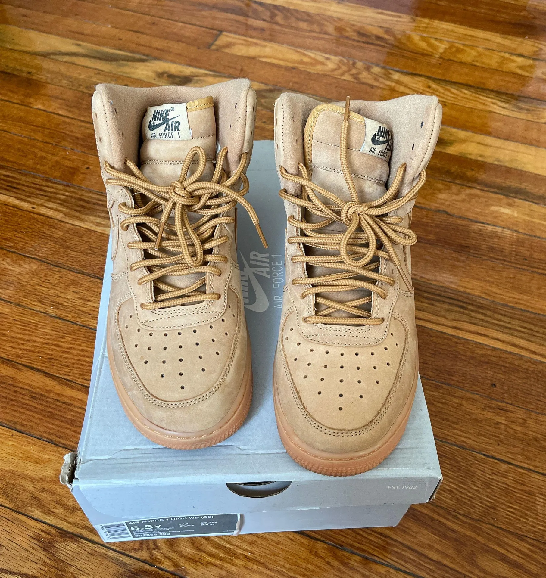 Nike Shoes - Image 2