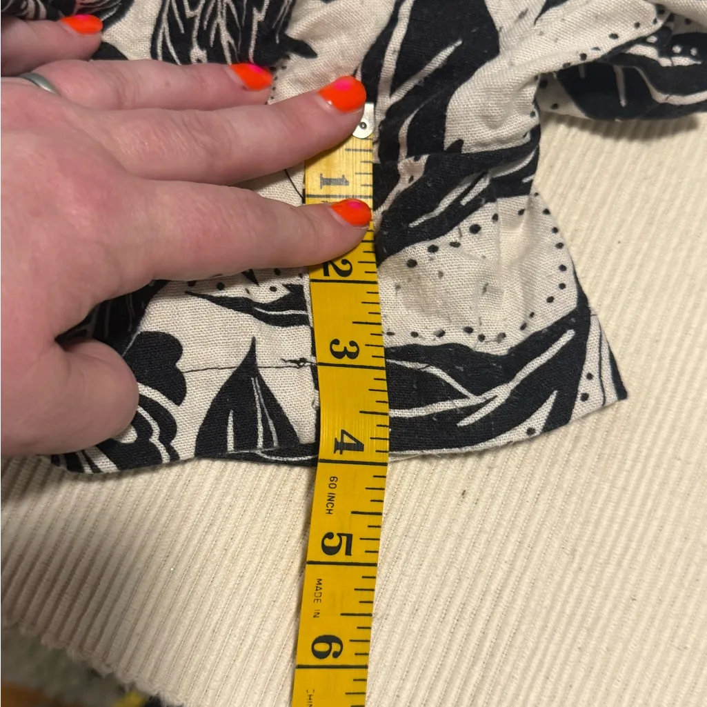 Who What Wear Black and White Linen Floral Shorts Medium - Image 4