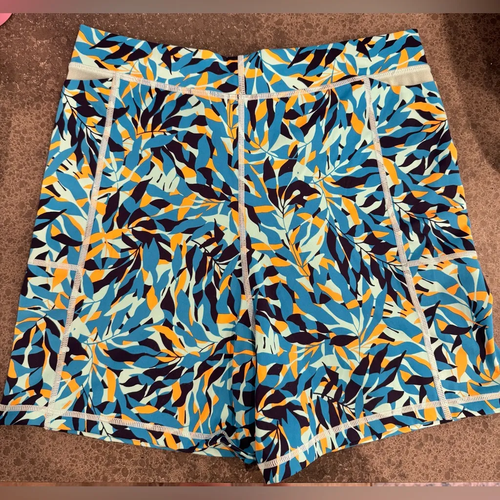 Aerie  OFFLINE XL Hugger Printed Active Shorts Leaf Print Skort - Image 2