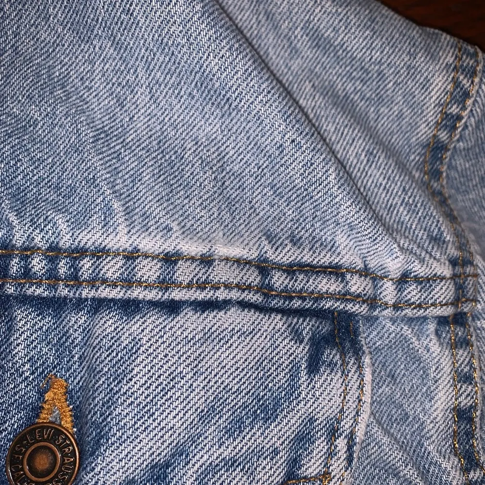 Vintage 90s Levi Strauss Light Blue Denim Trucker Collar Jean Jacket L 16/18 - Image 8