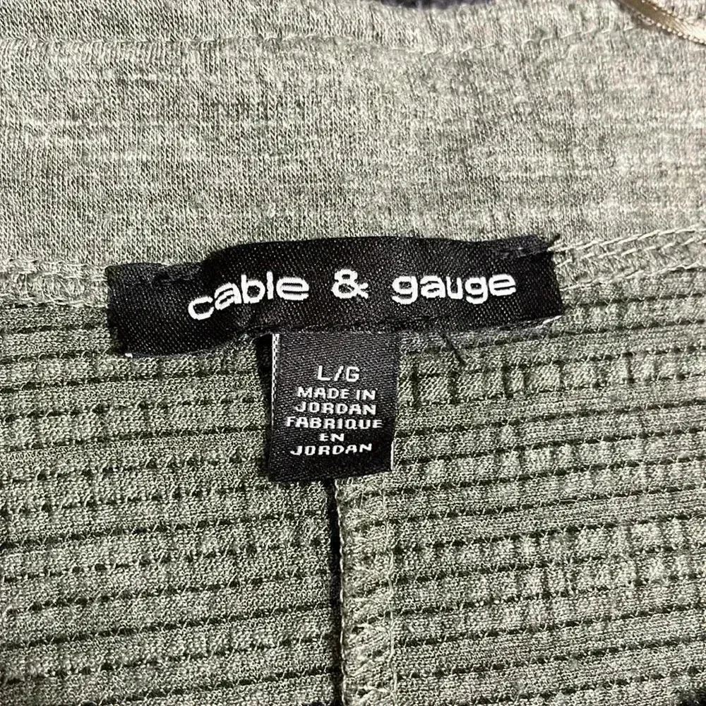 2/15 Cute green top - Image 6