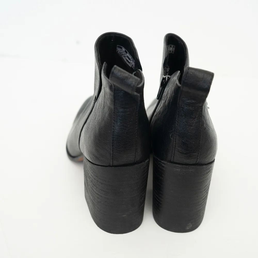 Vionic | New Lyssa Distressed Leather Heeled Ankle Boot - Image 8