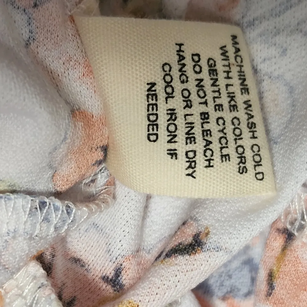 No Comment Floral Ruffle Sleeve Peplum Blouse Size Medium - Image 10