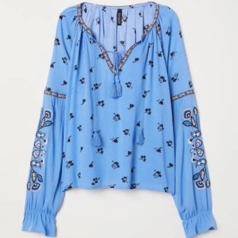 ✨HP✨Embroidered Blouse✨  - Image 3