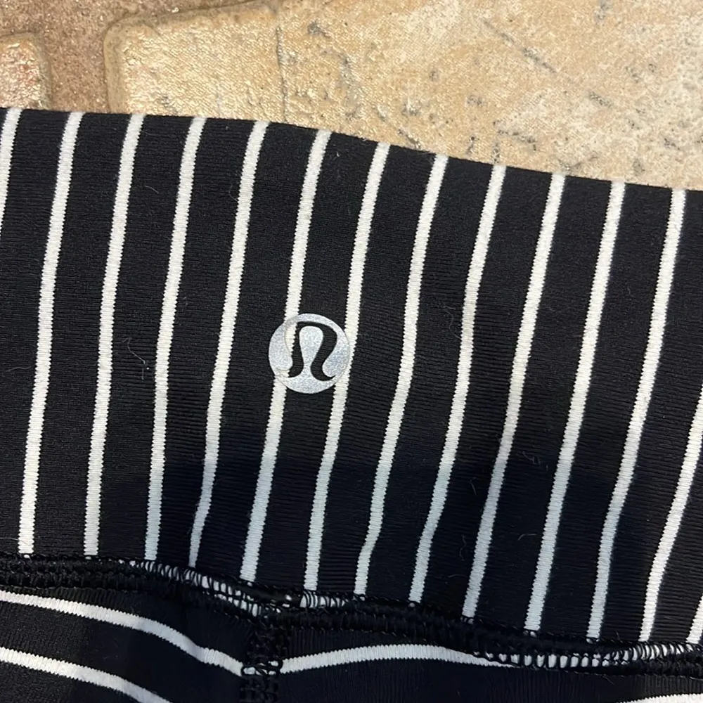 Lululemon  striped Capri legging size 2 - Image 4