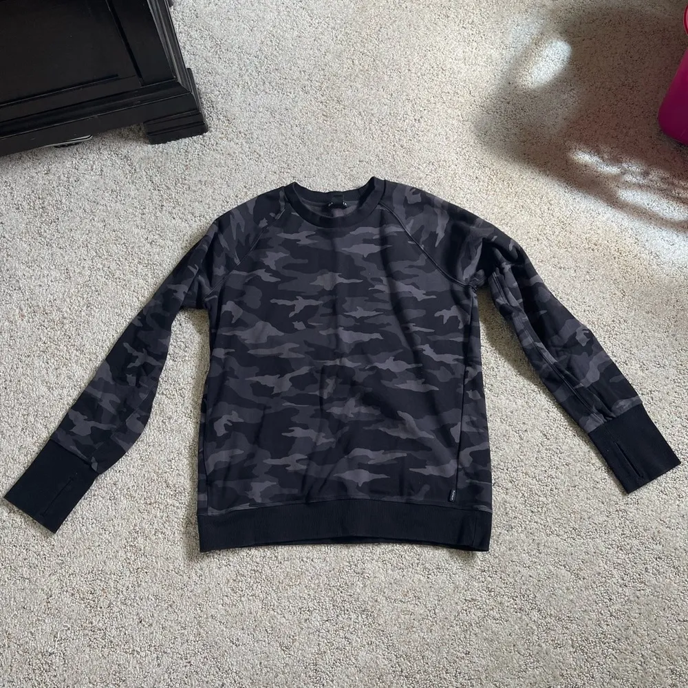 Athleta Triumph Camo Crewneck Sweatshirt - Image 2