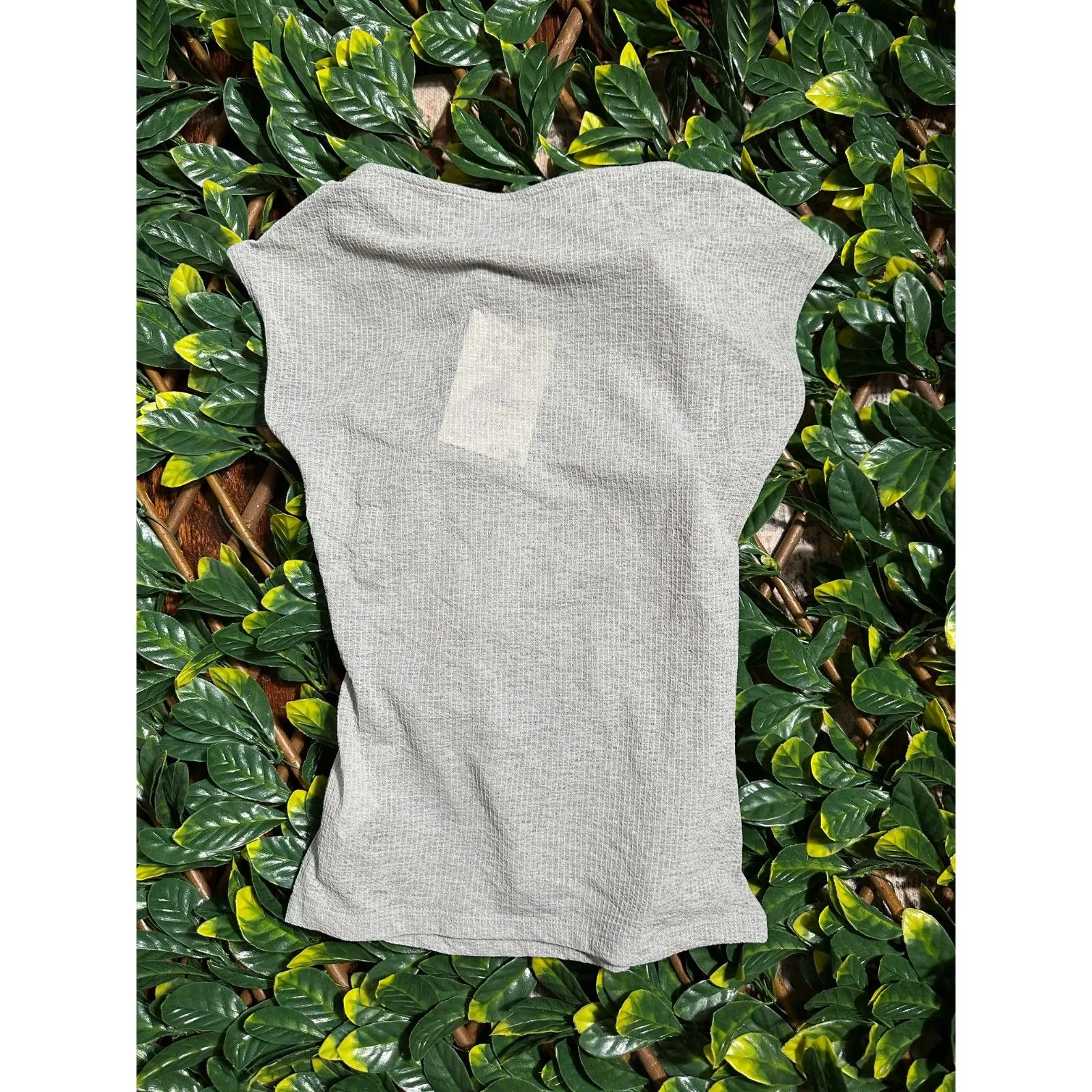 Pull & Bear Gray Semi Sheer Gray Shortsleeve Shirt Size Medium NWT - Image 2