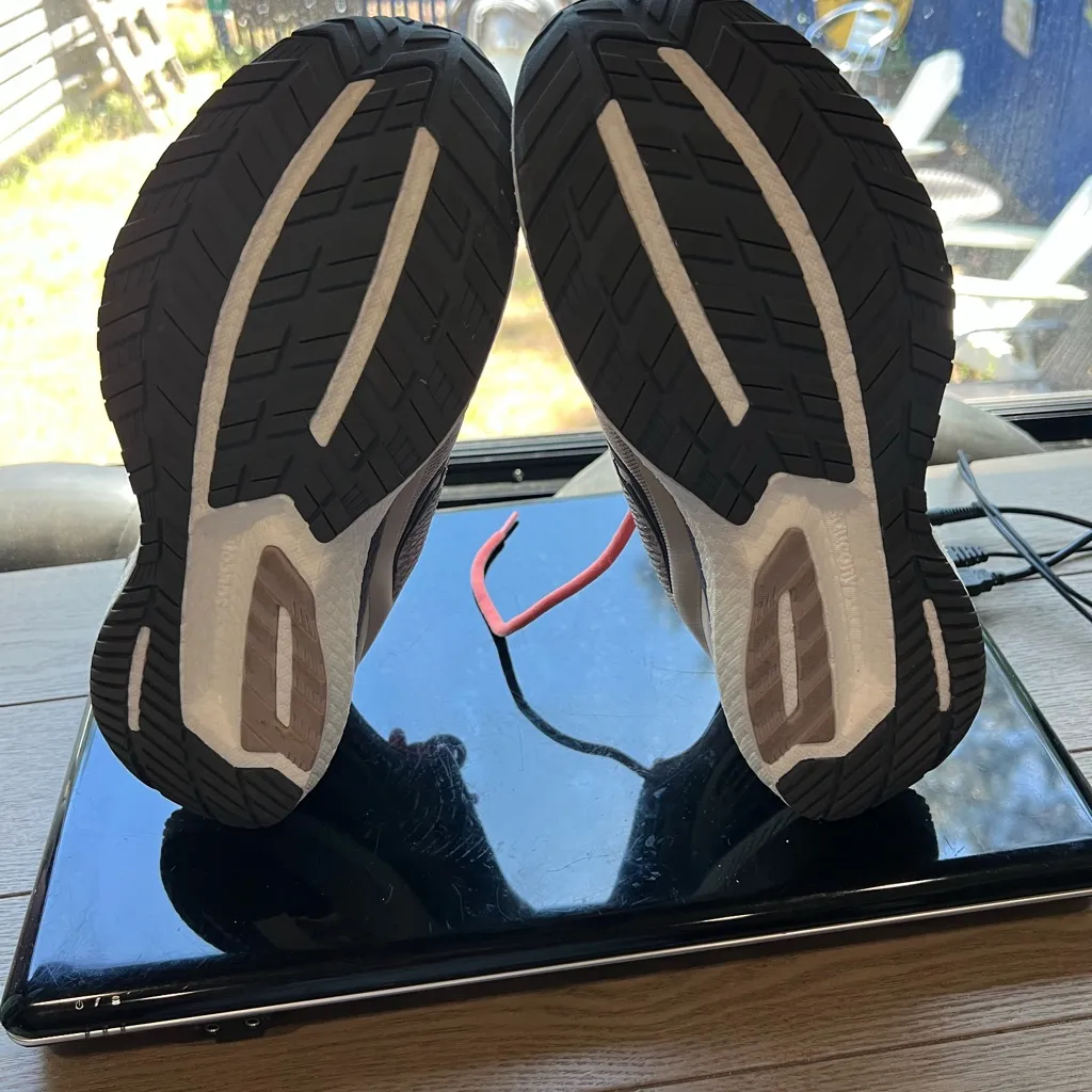 Saucony Gray and Pink‎ Running Shoes - Image 6