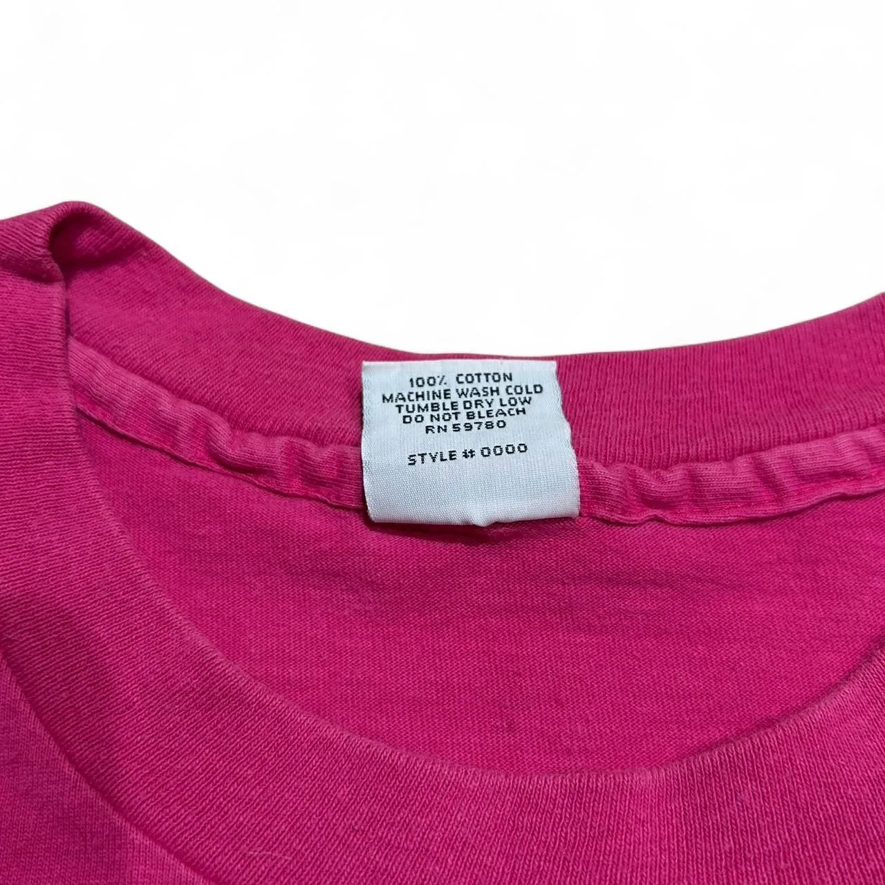Vintage 90s Guess Women's Pink Oversized Tee - Image 4