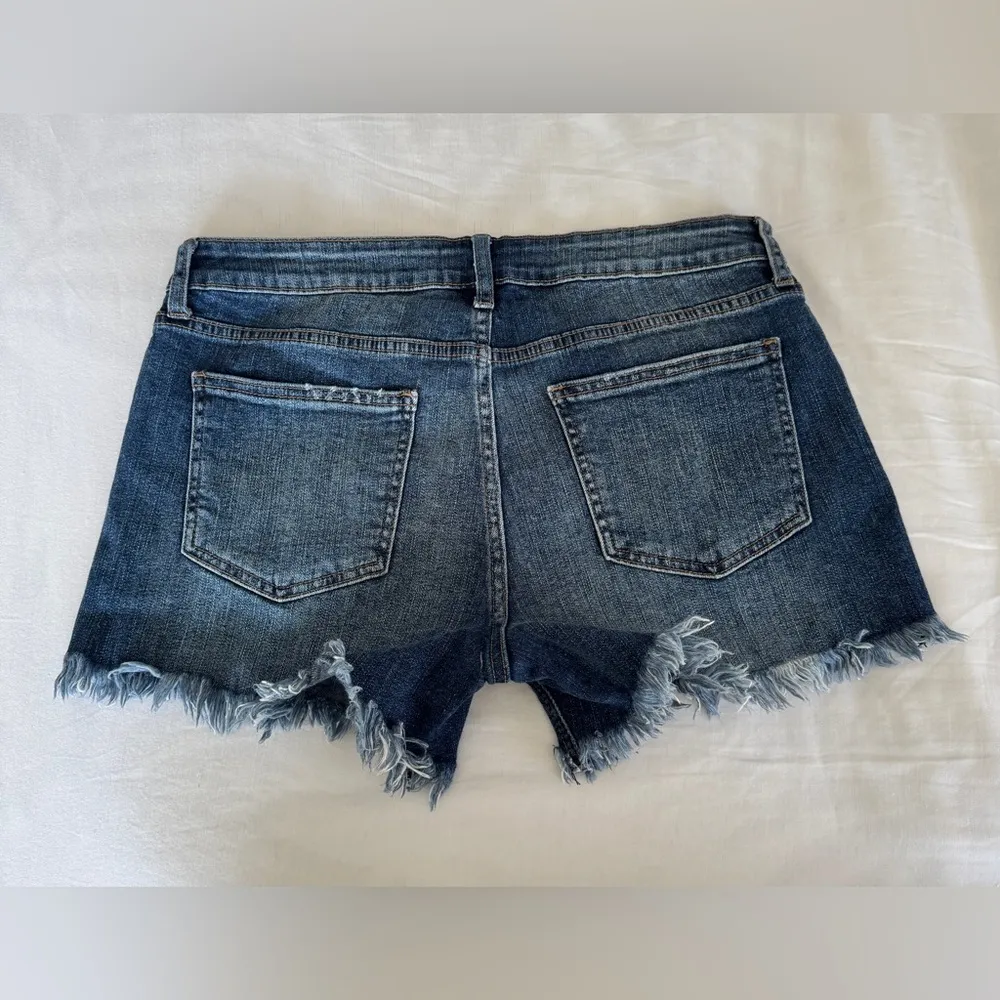 Just USA Dark Wash Frayed Cutoff Denim Shorts Women's Size 29 - Image 2