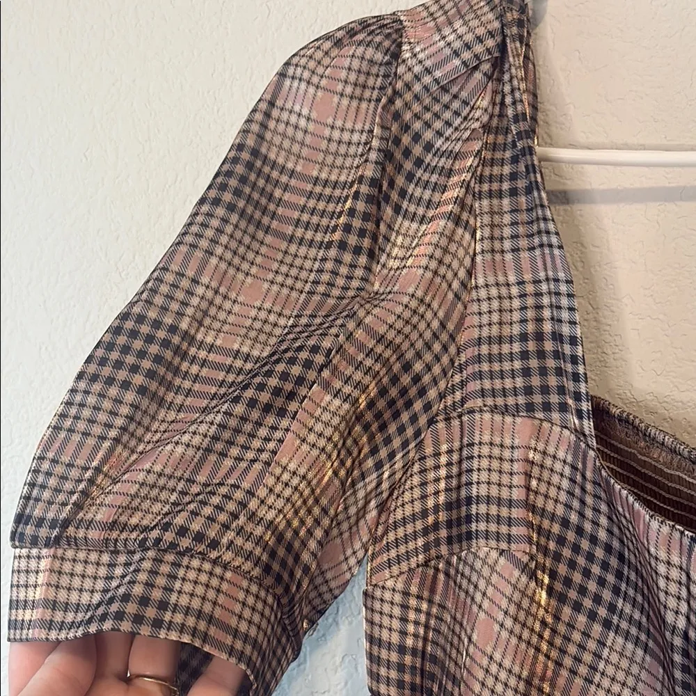 En Saison Plaid Puff Sleeve babydoll Dress with gold shimmer threading Large Tan - Image 4