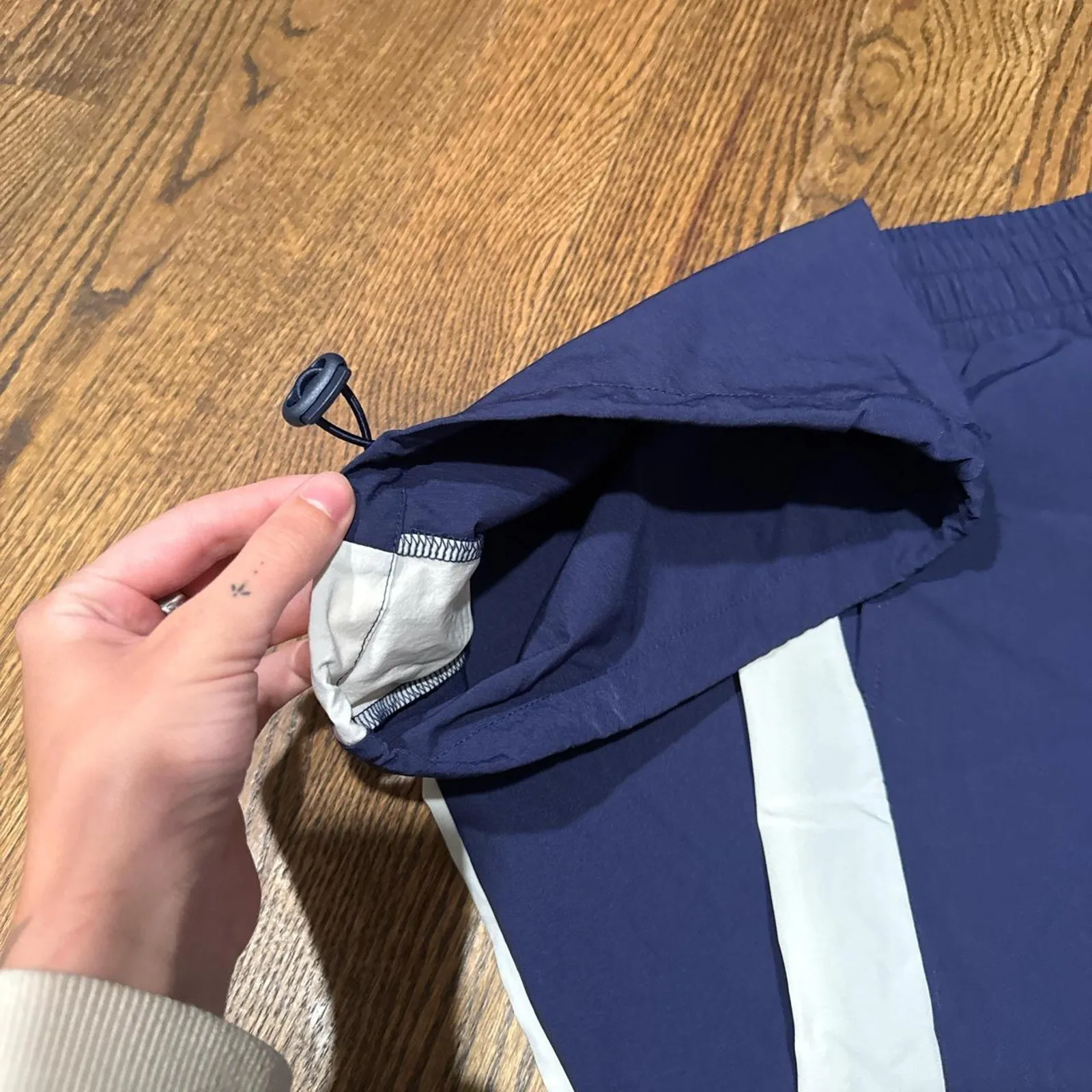 Navy blue and white track Size M - Image 3