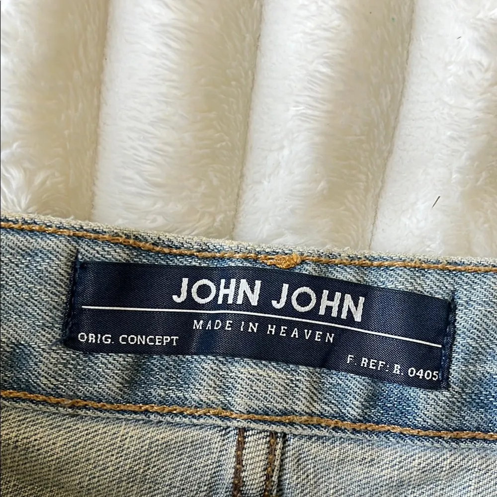 JOHN JOHN Light Blue Distressed Denim Shorts Size 6 - Image 4
