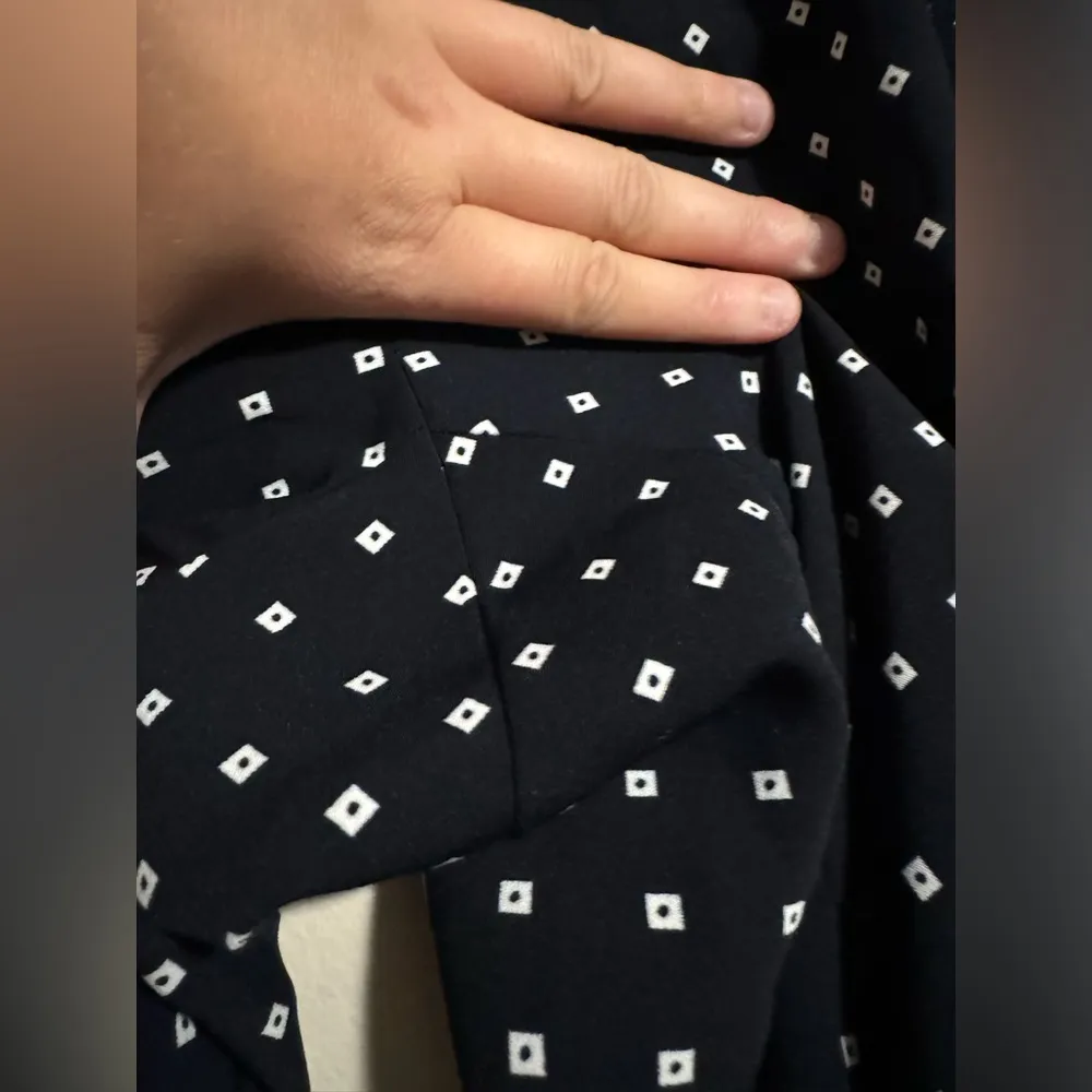 EUC Ann Taylor Loft Petites Blue and White Diamond Lounge Pants size SP - Image 4