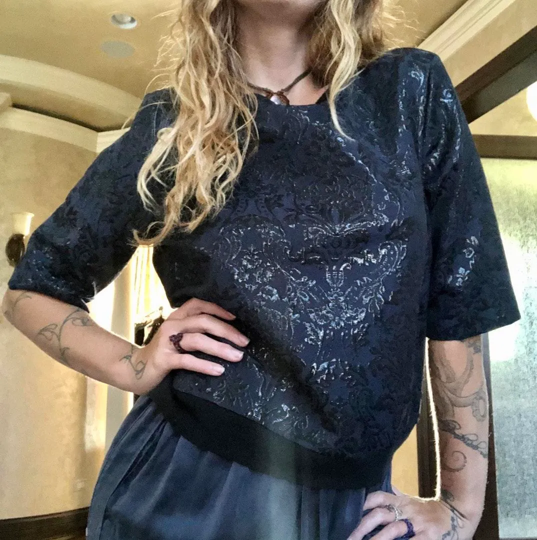 Simple Black Top Size L - Image 2