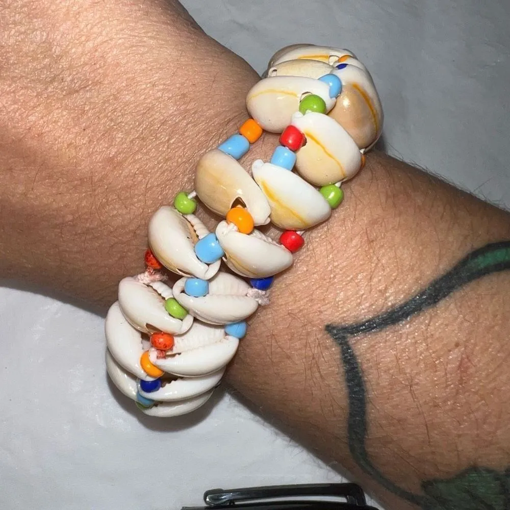 Vintage Shell and Colorful Seed Bead Bracelet - Image 3
