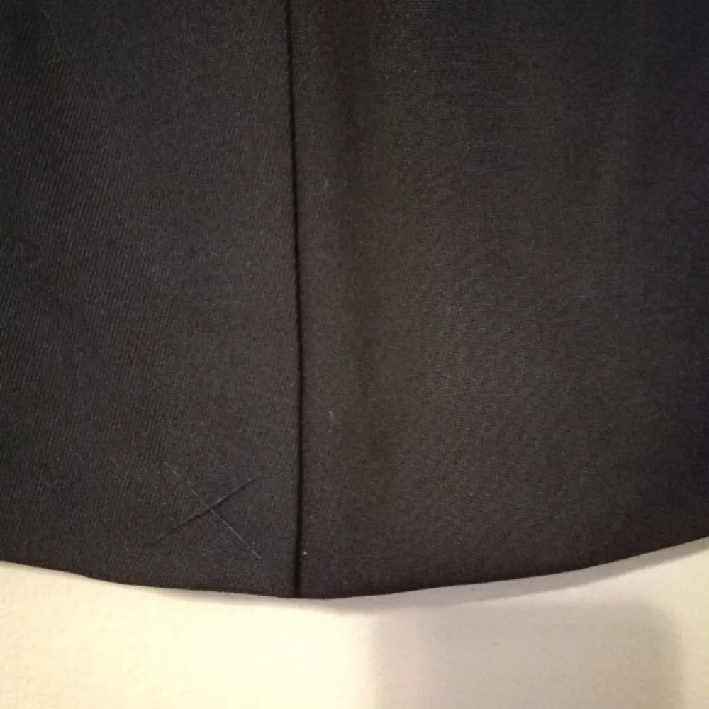 Dana Buchanan 14 Silk Pencil Skirt in Black - Funeral - Image 2