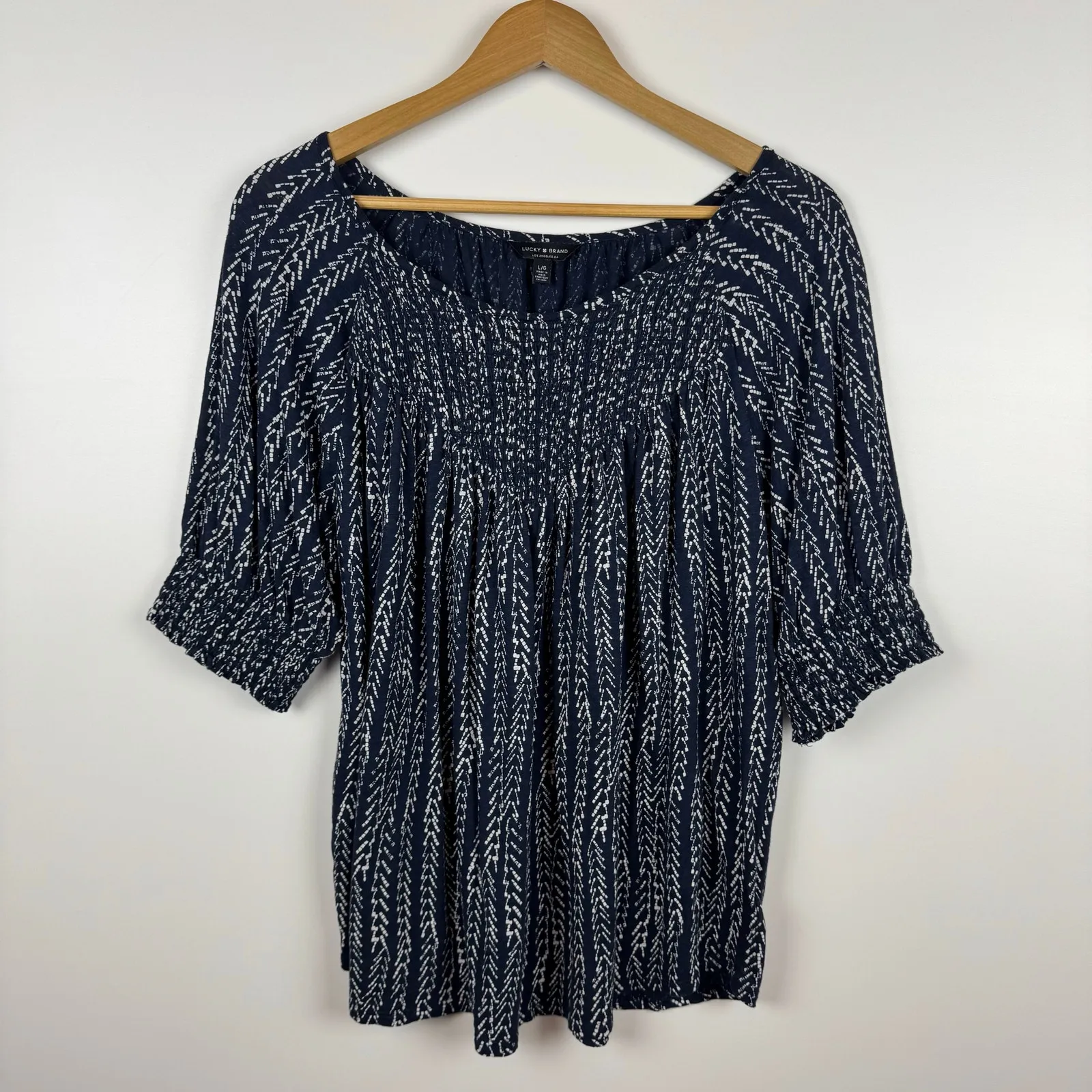 Lucky Brand Womens Smocked Cotton Blouse in Navy and White Sz L |‎ Boho Neutral - Image 4