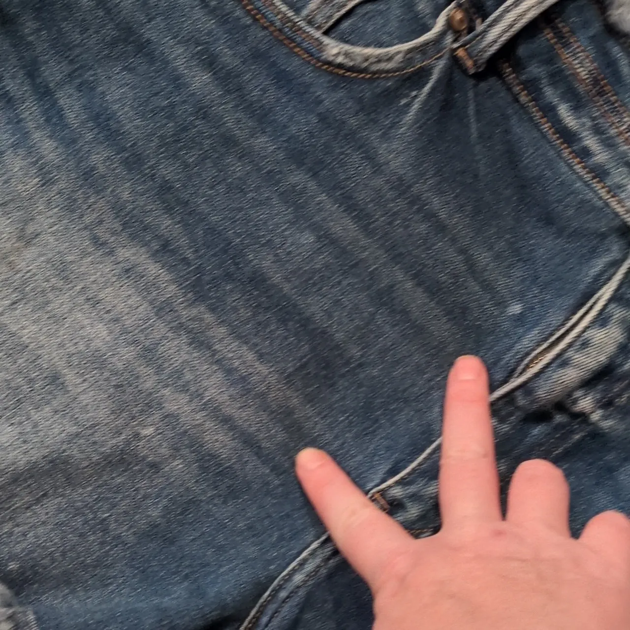 Kancan Distressed Raw Hem Shorts Size 32 - Image 4