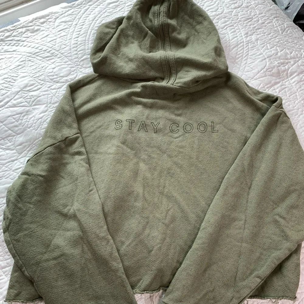 Good hYOUman cropped hoodie size small - Image 6