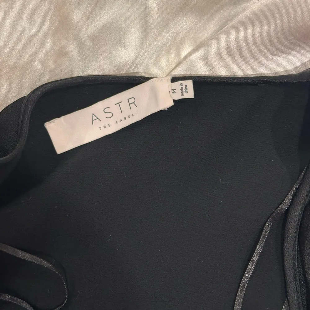 ASTR The Label Nix Long Sleeve Top Medium Black Satin Cropped Party - Image 10