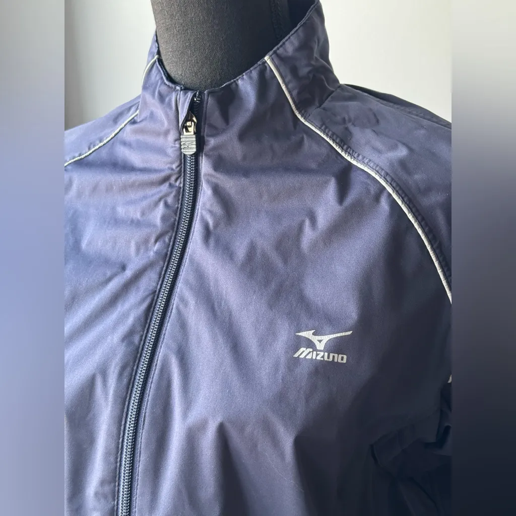 Mizuno women’s running jacket size small - Image 2