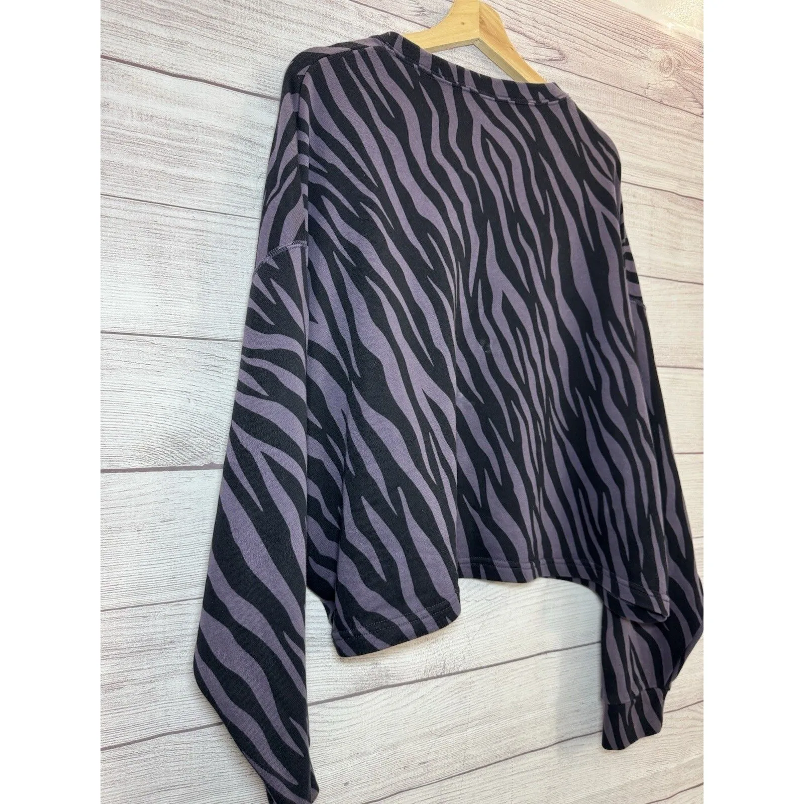 Nike Women's Sports Icon Clash Animal Print Crewneck Sweatshirt LARGE PURPLE-BLK - Image 5