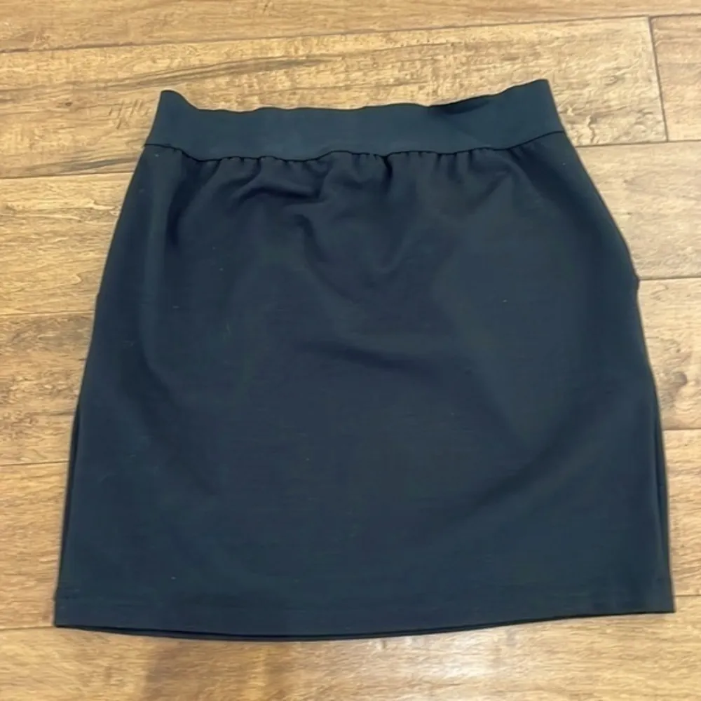 Gap Black Pleated Mini Skirt - Image 2