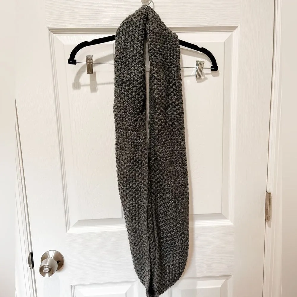 Chunky Knit Scarf Gray - Image 2