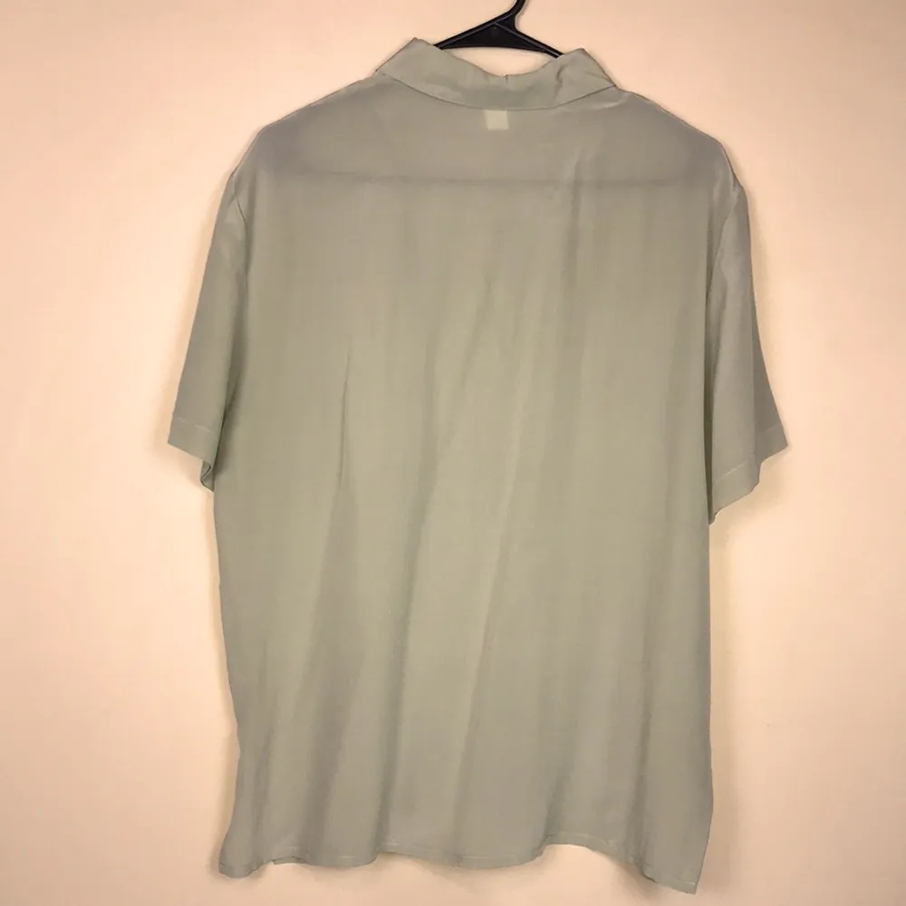 VTG Lands’ End Women’s Silk Light Sage Green Pocket Short Sleeve Button - Image 5