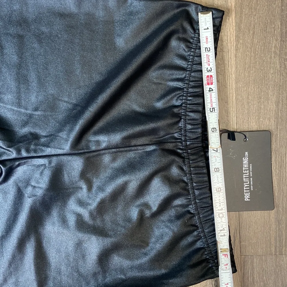 PrettyLittleThing Scuba Wet Look Cycle Shorts Size 12 NWT - Image 9