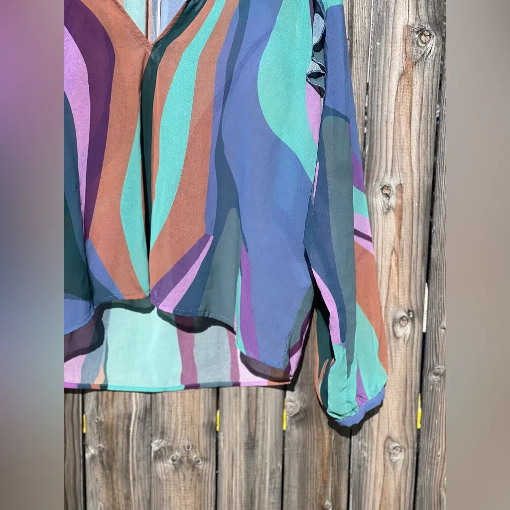 Hutch V-Neck Ruffle Hayes Top in a multicolor pattern NWT - Image 5